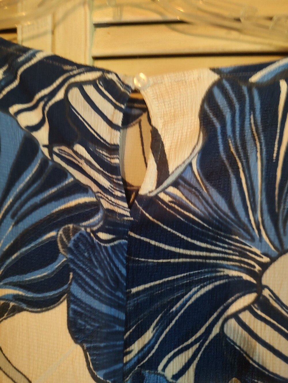 Ann Taylor Factory Blue and White Floral Short-Sleeve Blouse - Picture 6 of 9